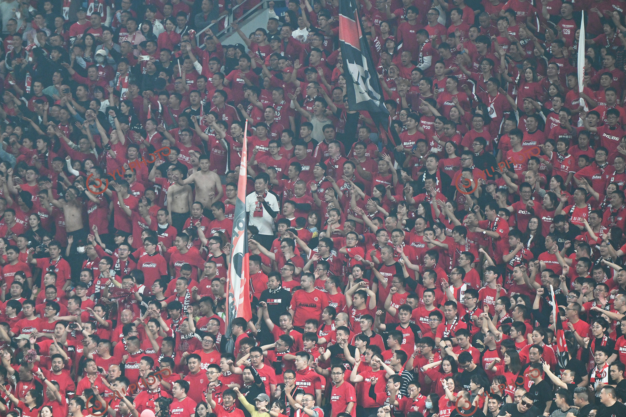 热闹喧哗的体育赛场,球迷情绪高涨 热闹喧哗的体育赛场,球迷情绪高涨