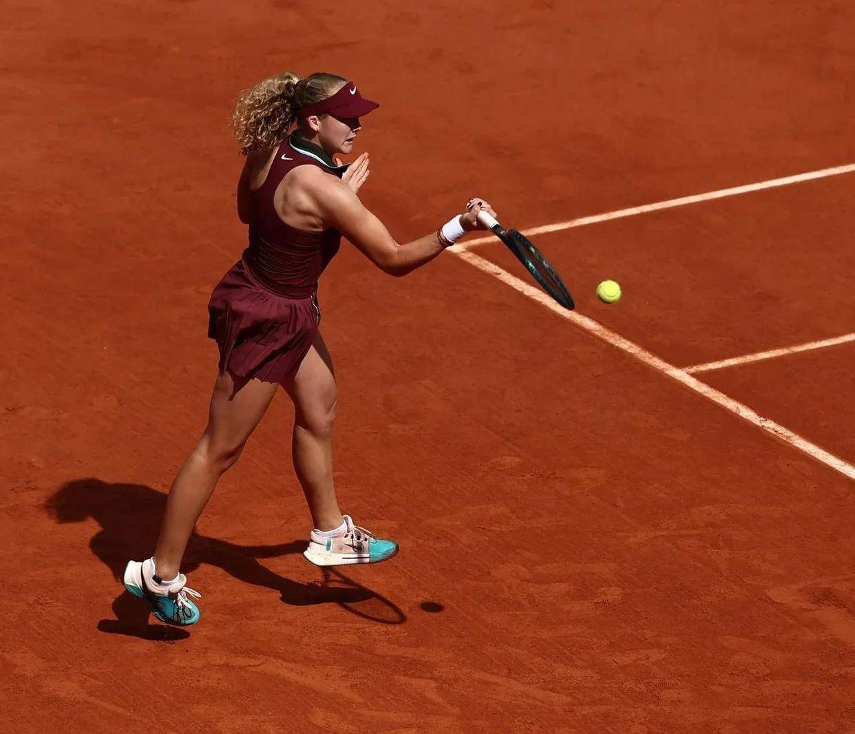 女子田径赛场上惊现黑马，冲击金牌热门