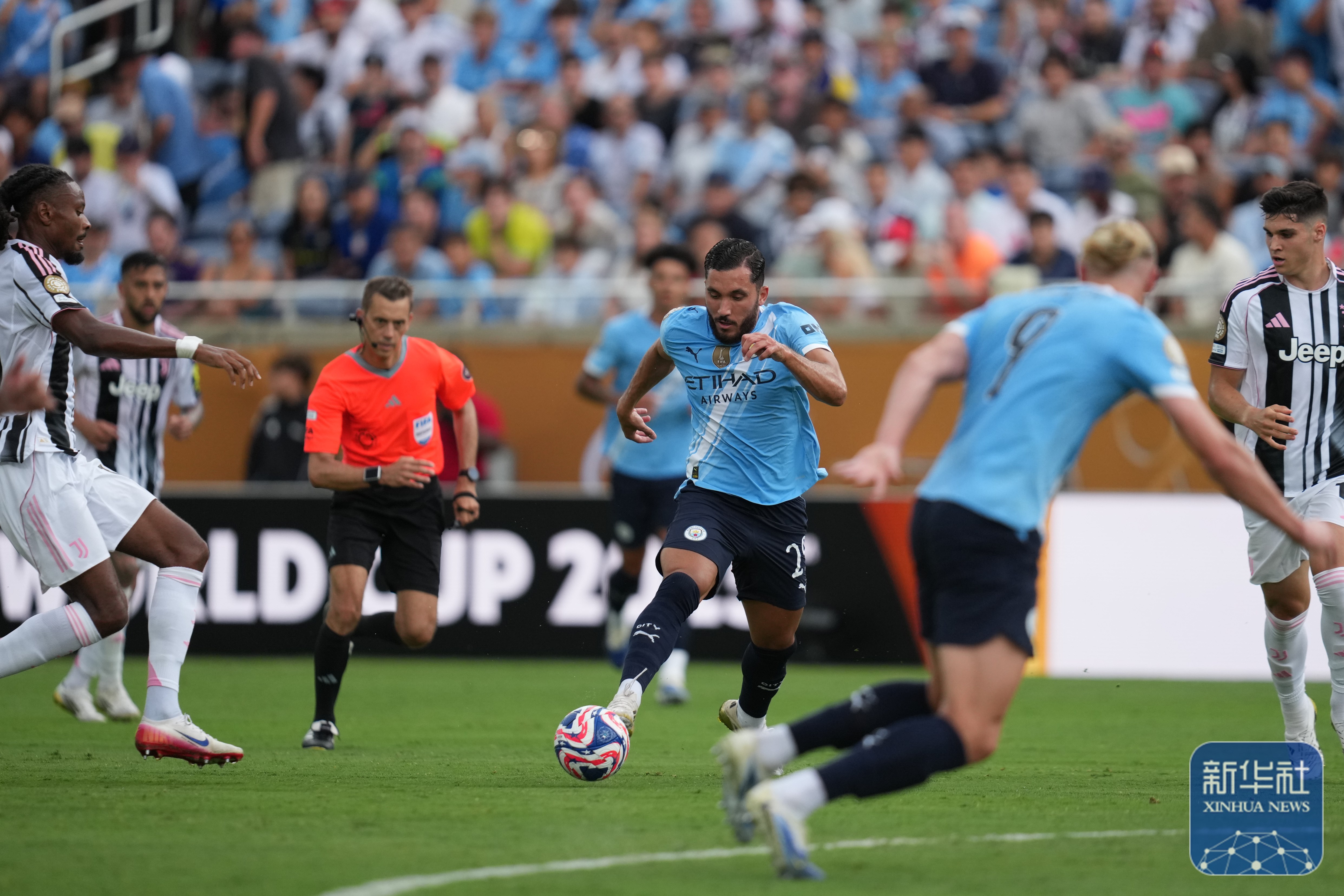 半岛体育直播-尤文客场不敌曼城，欧冠小组赛首战惨败的简单介绍