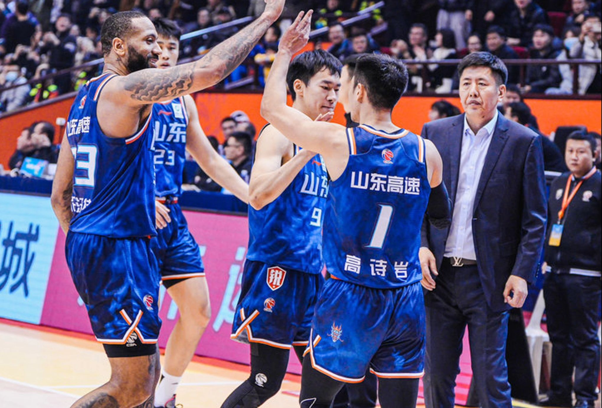 半岛体育网页版-辽宁队在山东队主场的焦点大战