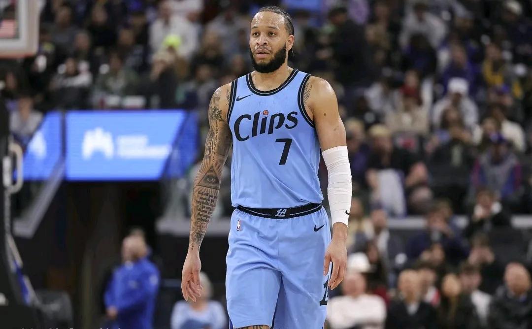 快船双核复出,新赛季希望重新点燃 快船双核复出,新赛季希望重新点燃