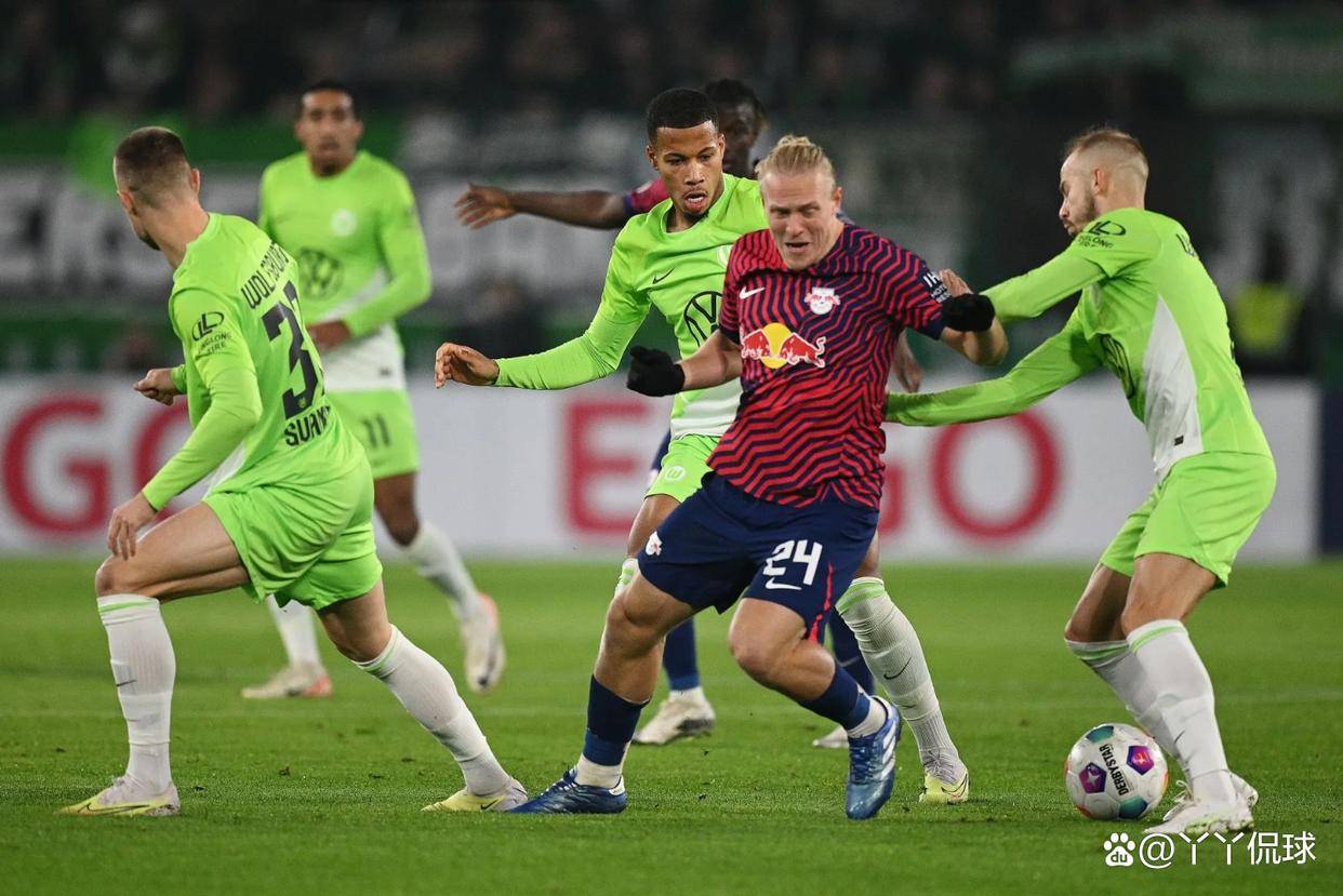 沃尔夫斯堡表现卓越,全力争夺比赛胜利 沃尔夫斯堡表现卓越,全力争夺比赛胜利