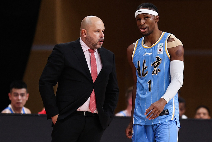 关于夺冠热门：劲旅之间的对决备受期待的信息