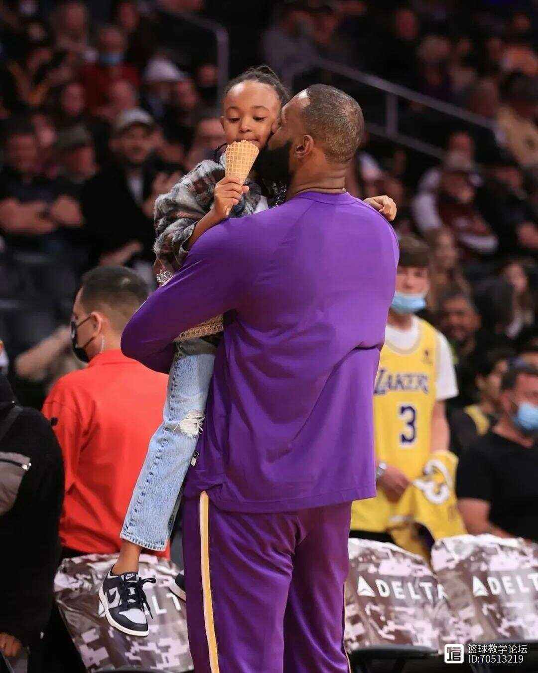 湖人明星膝伤再恶化，赛季报销的简单介绍