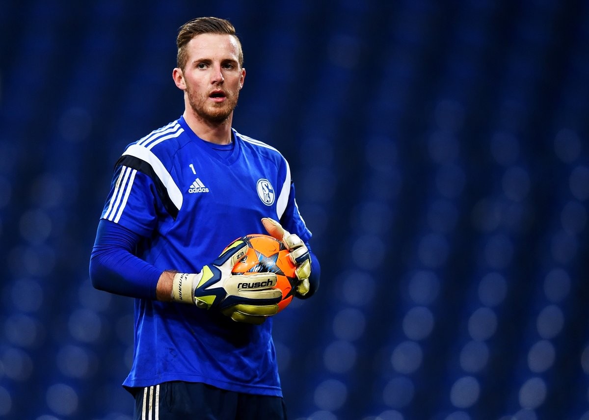 半岛体育官网app-沙尔克防线频频失守，需加强防守